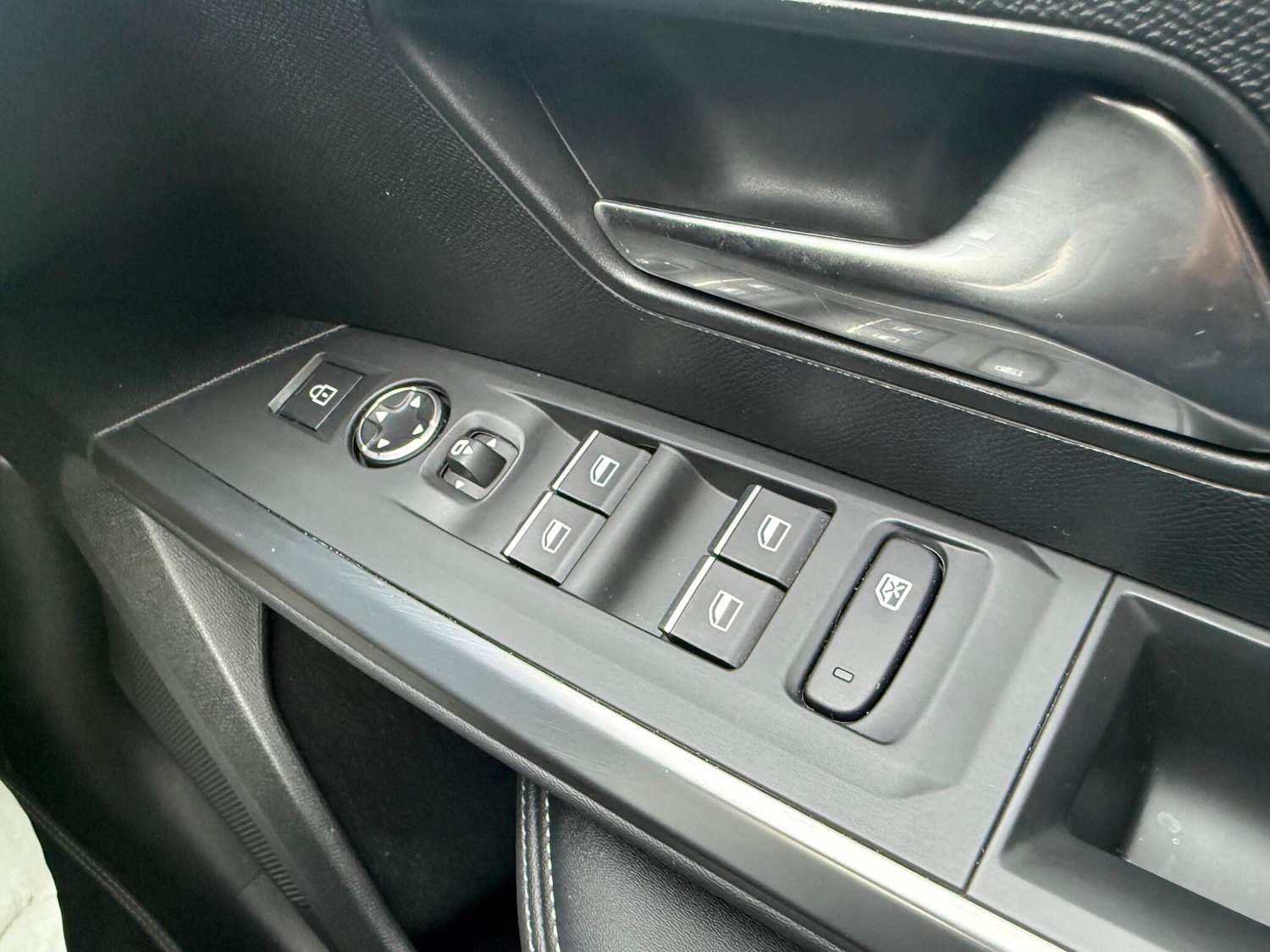 Used Peugeot E-3008 2024 for sale - 77538511: Photo 50