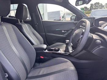 Used Peugeot 2008 2023 for sale - 79131906: Photo
