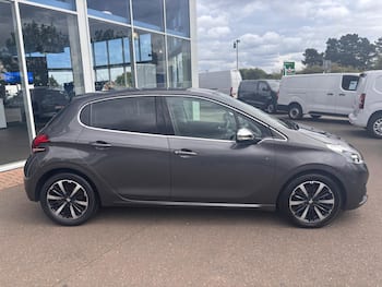 Used Peugeot 208 2019 for sale - 79741405: Photo
