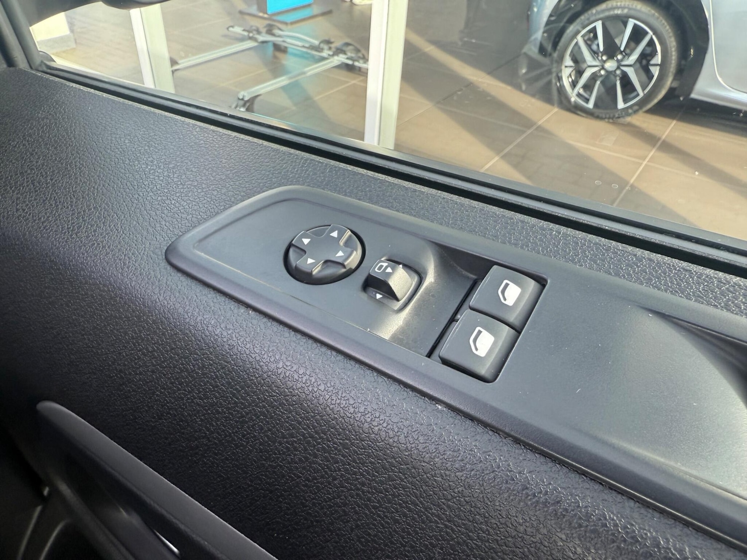 Used Peugeot Traveller 2023 for sale - 77413214: Photo 15