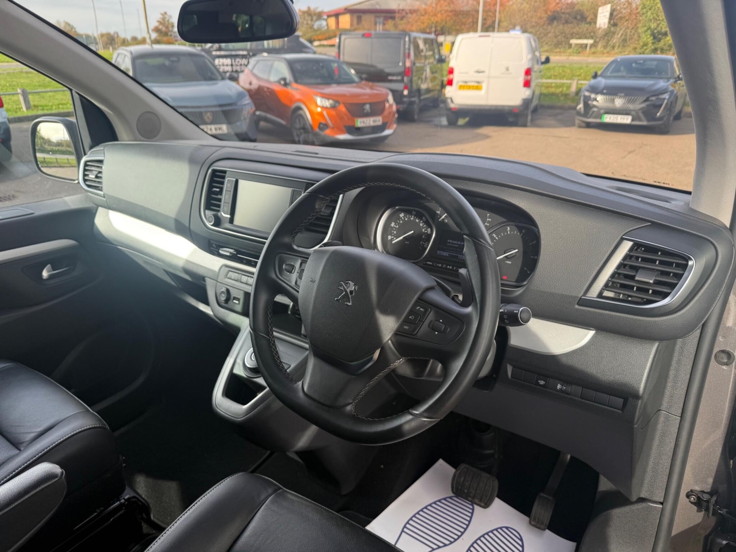 Used Peugeot Traveller 2023 for sale - 77413214: Photo 3