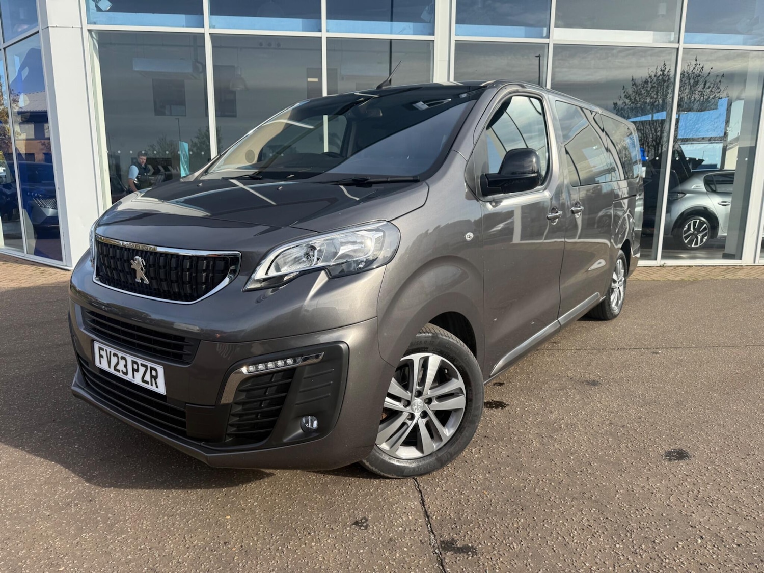 Used Peugeot Traveller 2023 for sale - 77413214: Photo 5