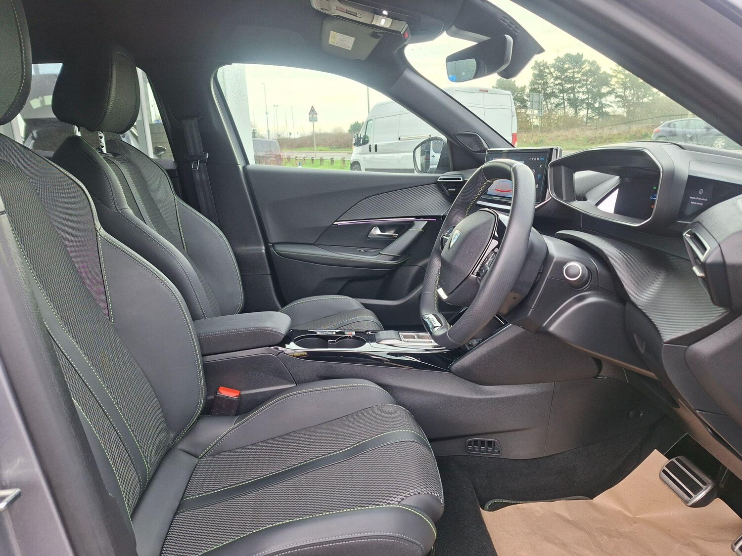 Used Peugeot E-2008 2024 for sale - 77456497: Photo 17