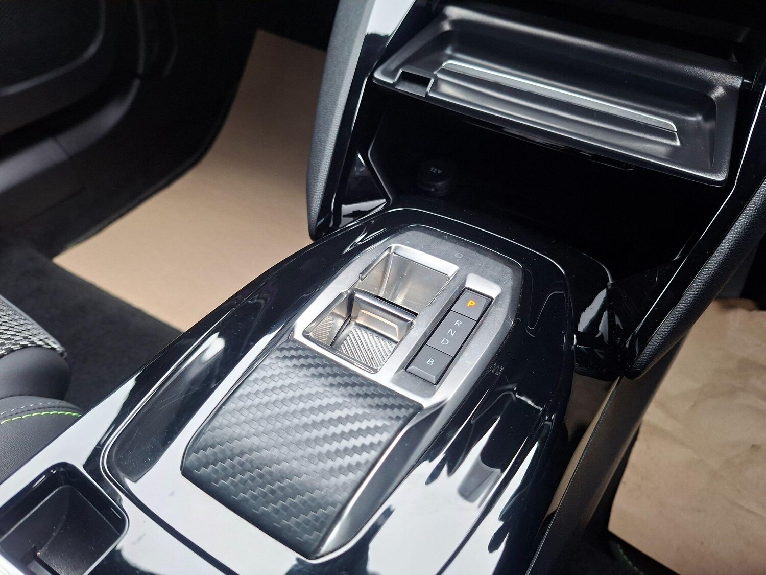 Used Peugeot E-2008 2024 for sale - 77456497: Photo 64