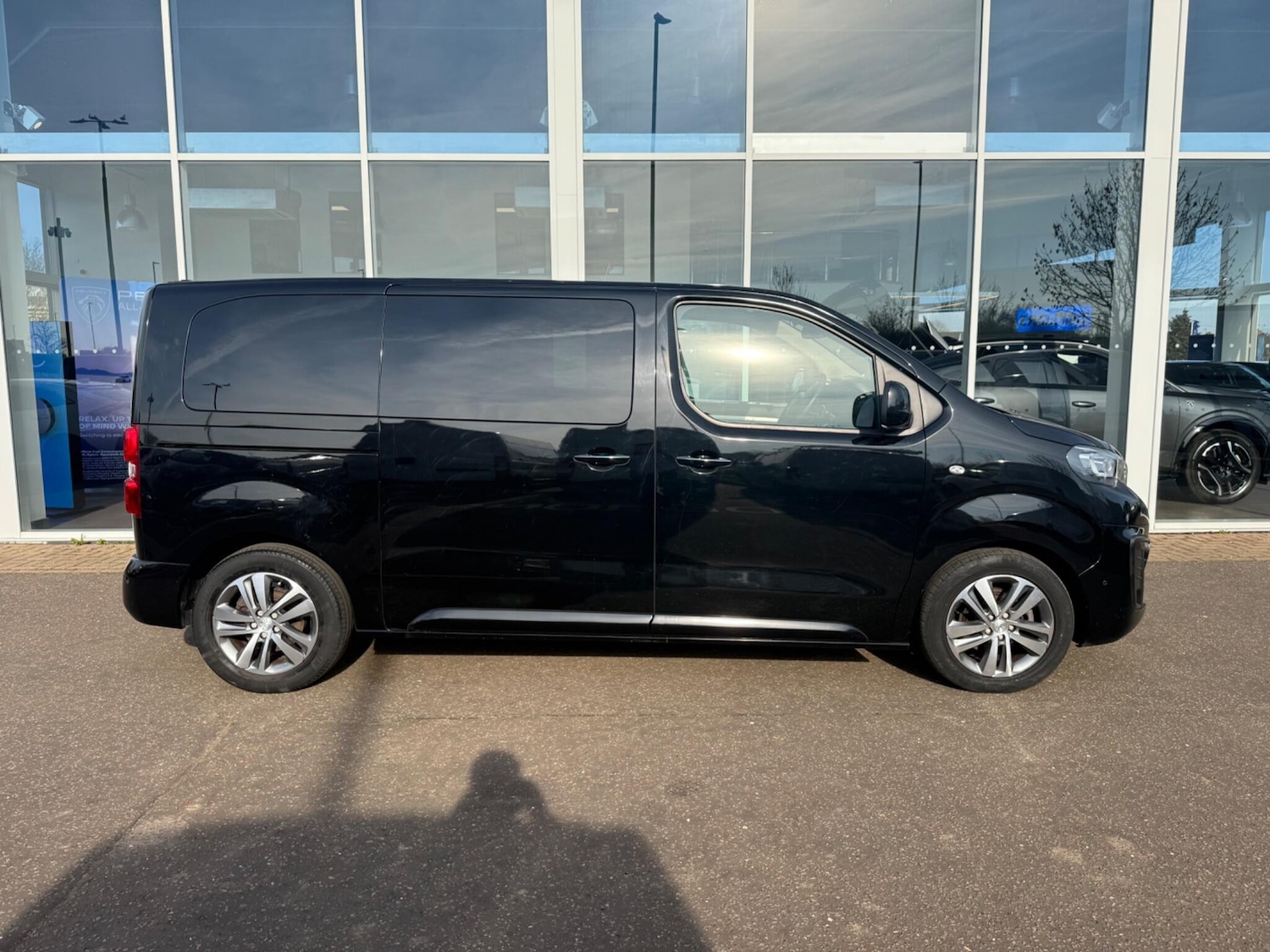 Used Peugeot Traveller 2022 for sale - 78035038: Photo 2