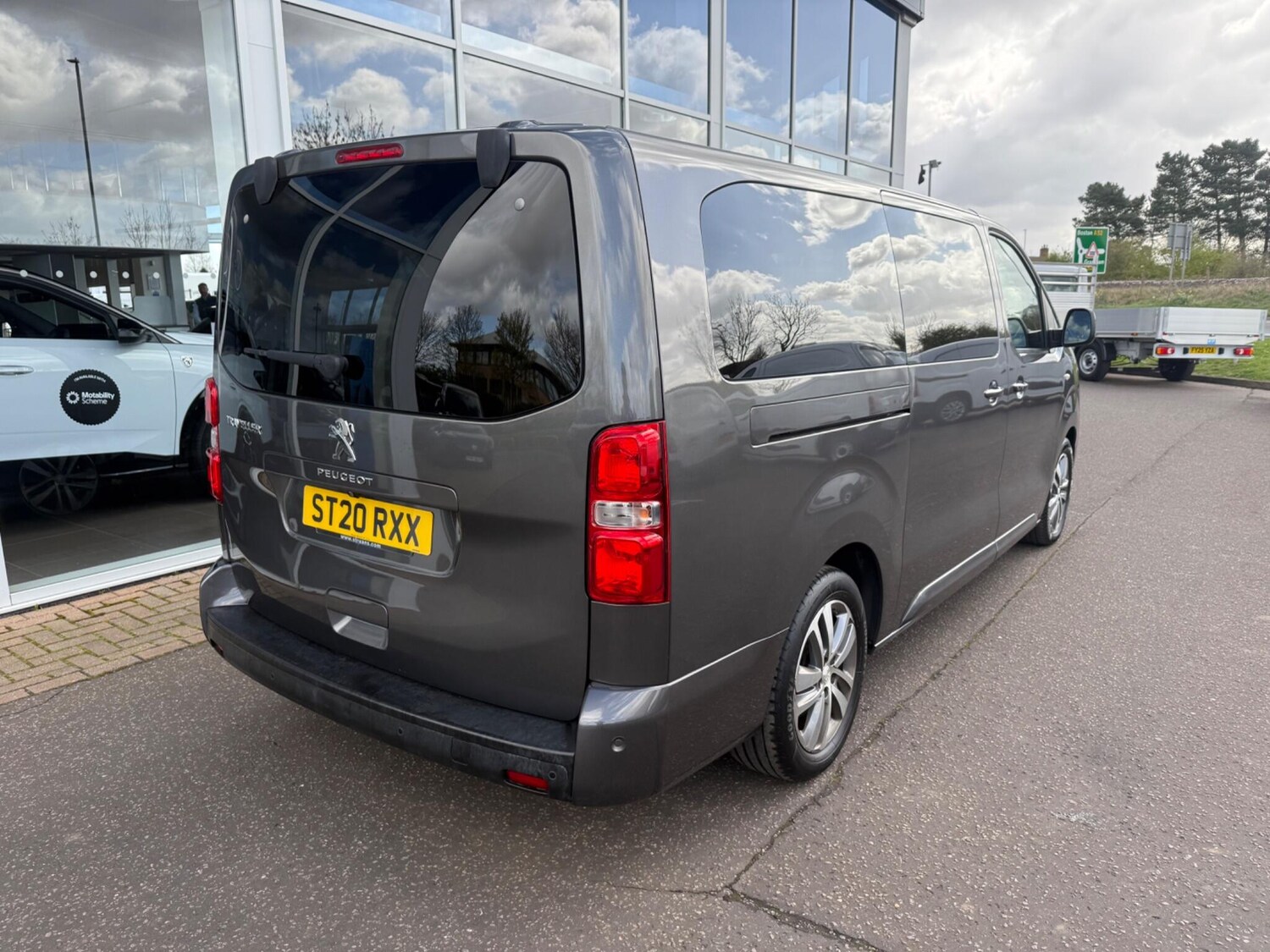 Used Peugeot Traveller 2020 for sale - 78100326: Photo 11