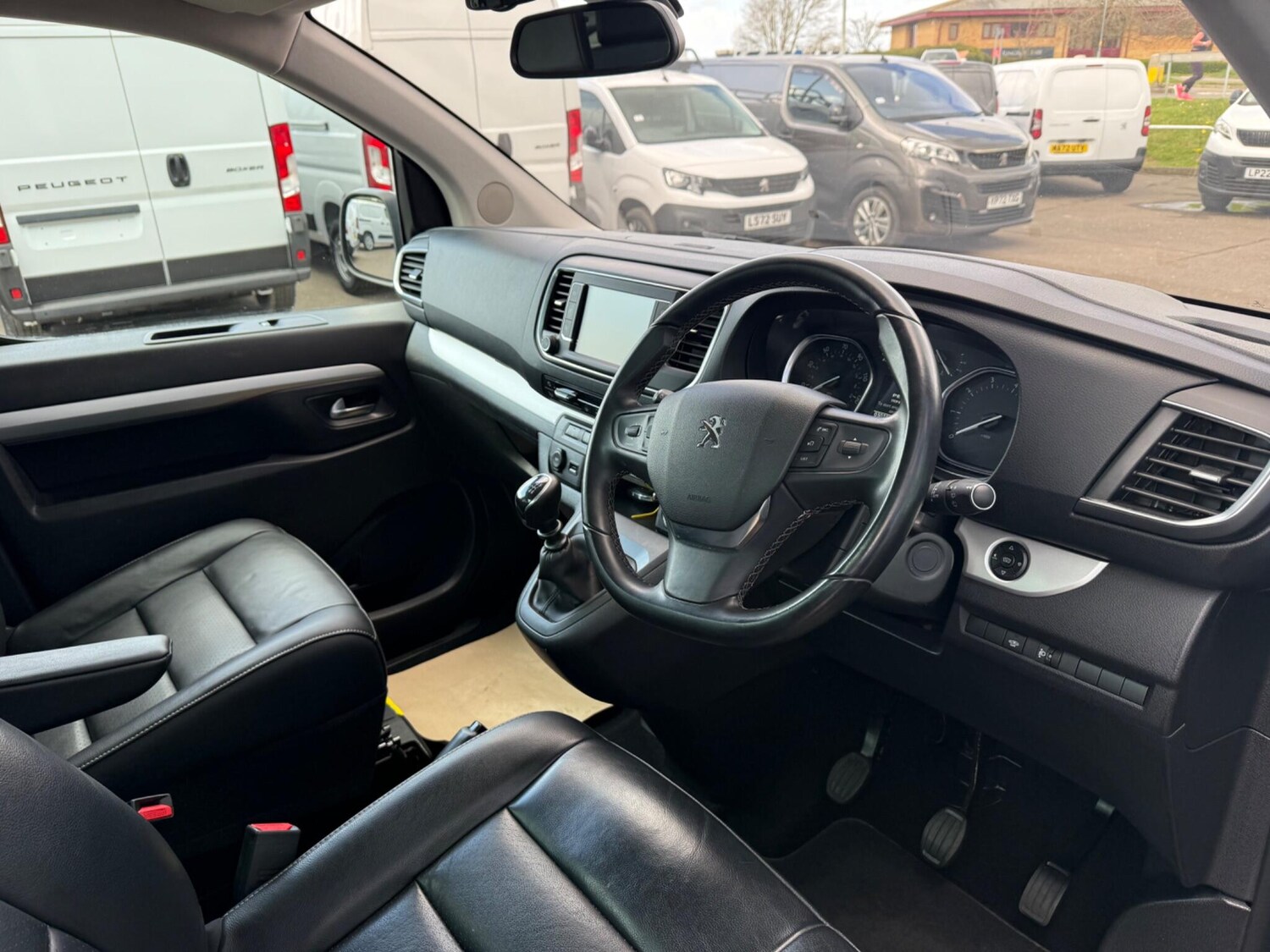 Used Peugeot Traveller 2020 for sale - 78100326: Photo 21