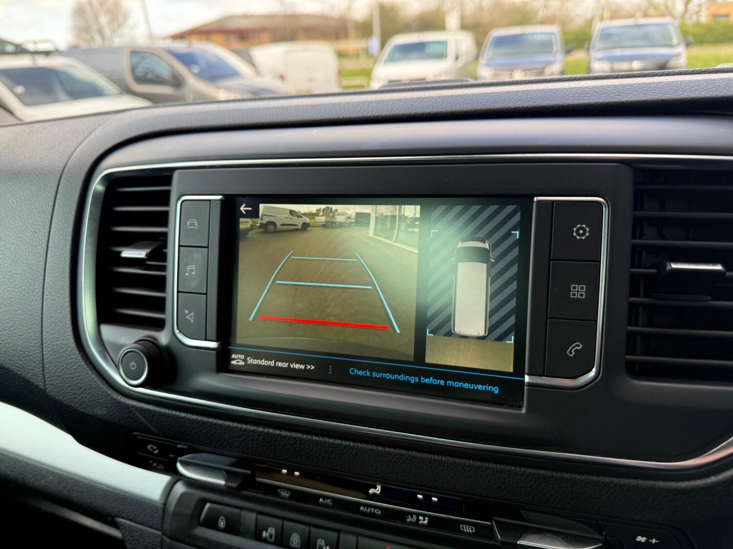 Used Peugeot Traveller 2020 for sale - 78100326: Photo 24