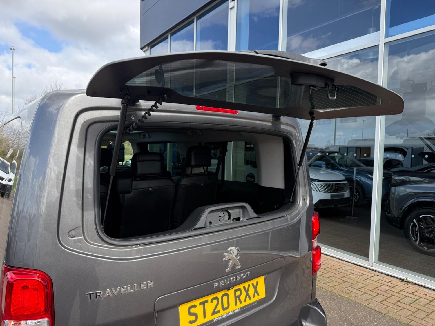 Used Peugeot Traveller 2020 for sale - 78100326: Photo 34