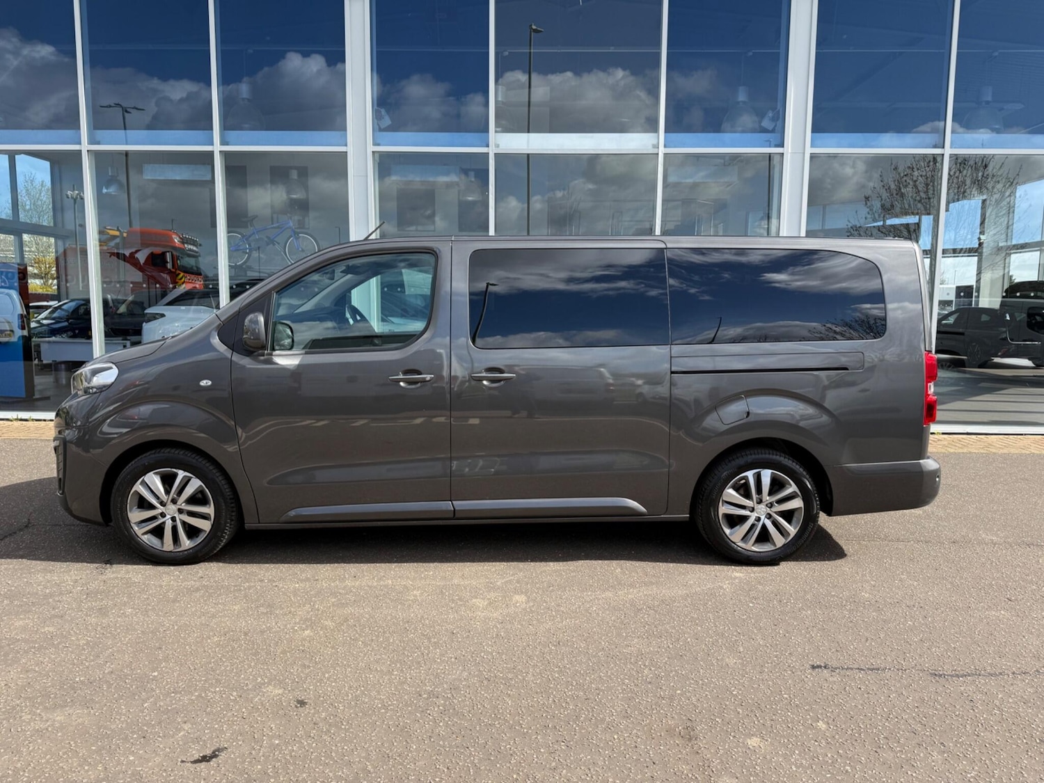 Used Peugeot Traveller 2020 for sale - 78100326: Photo 5