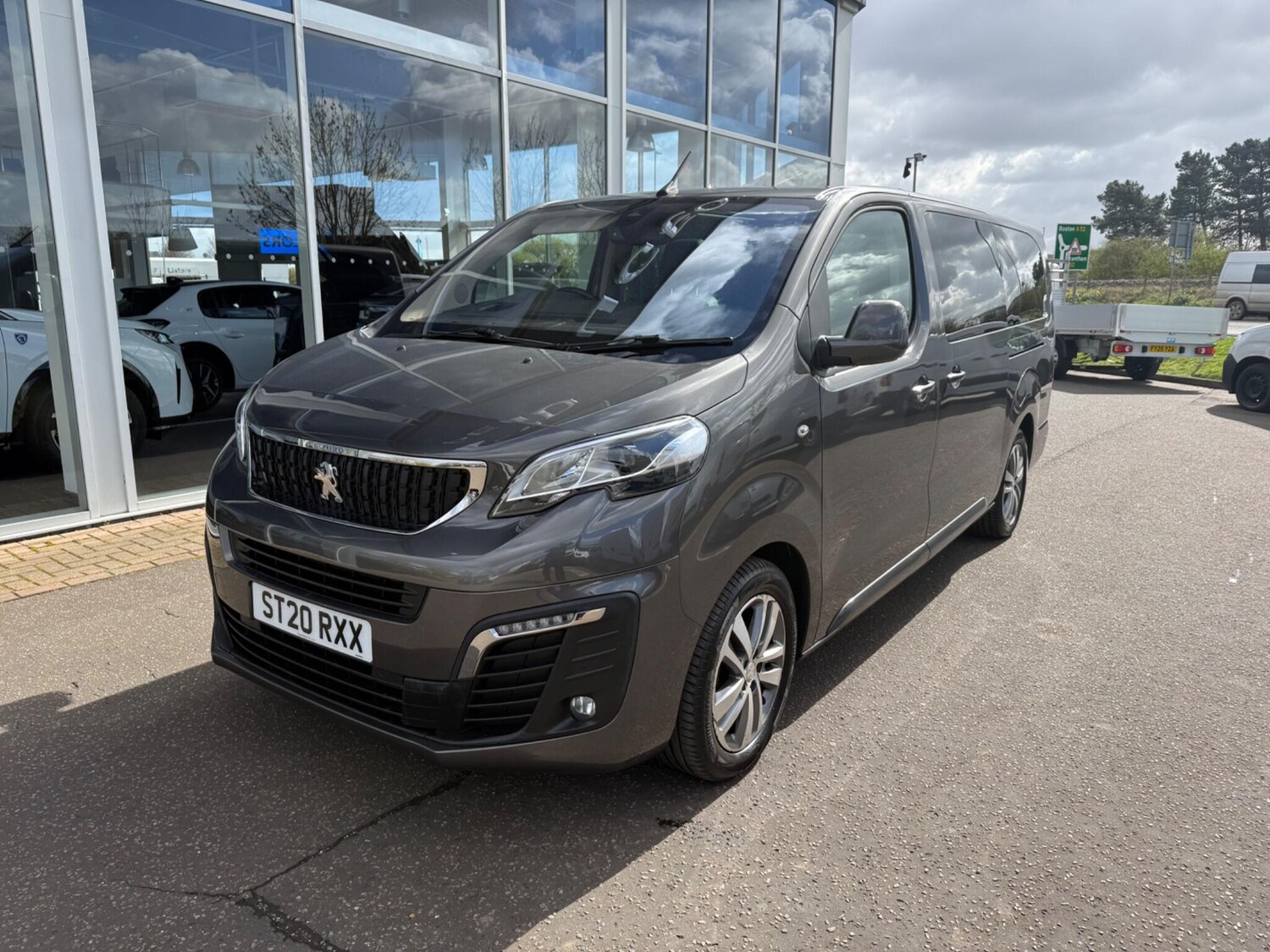 Used Peugeot Traveller 2020 for sale - 78100326: Photo 6