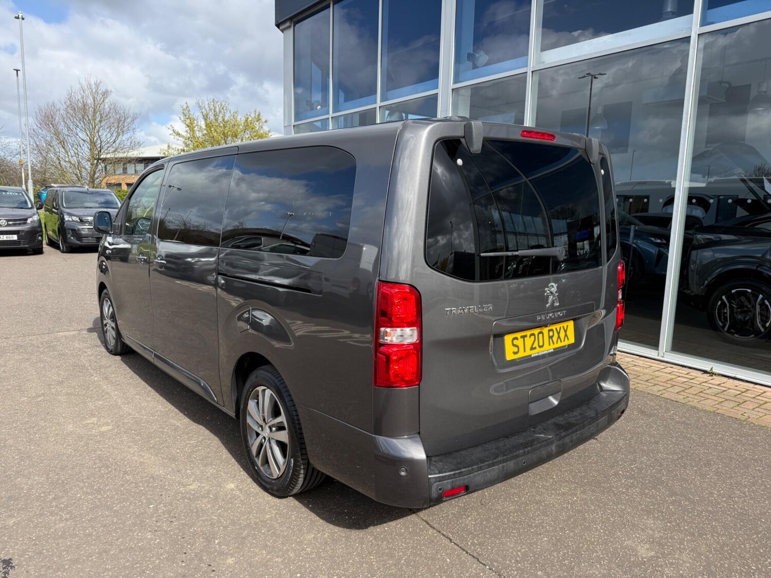 Used Peugeot Traveller 2020 for sale - 78100326: Photo 8