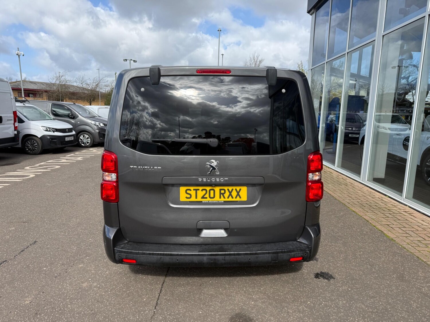 Used Peugeot Traveller 2020 for sale - 78100326: Photo 9
