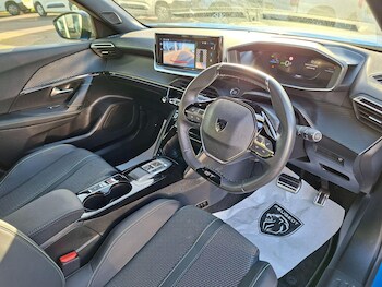 Used Peugeot 2008 2024 for sale - 77413189: Photo