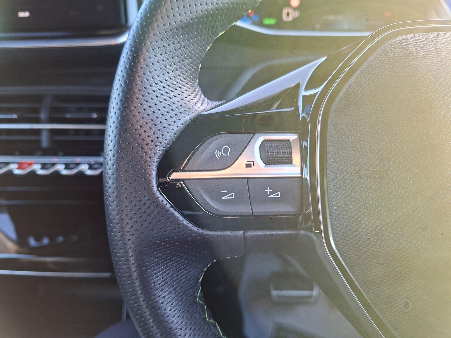 Used Peugeot 2008 2024 for sale - 77413189: Photo 61