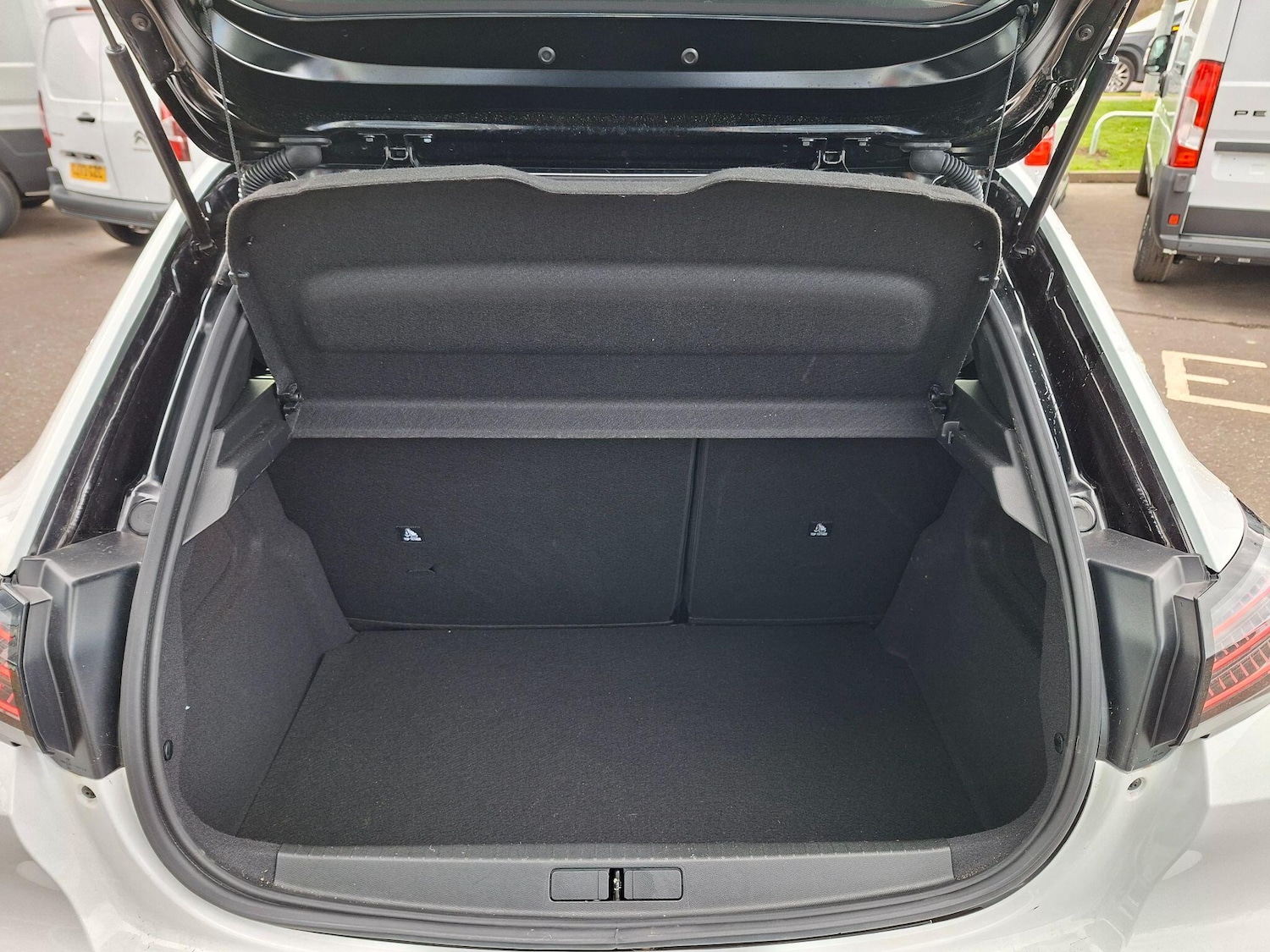 Used Peugeot 208 for sale - 77994356: Photo 47