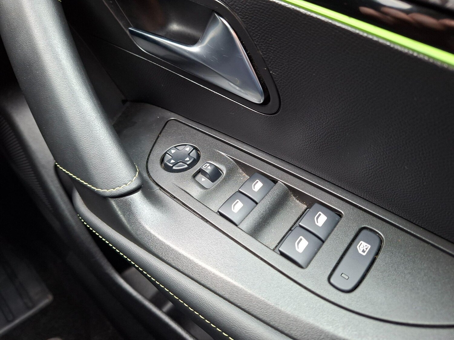 Used Peugeot 2008 2021 for sale - 77695848: Photo 64