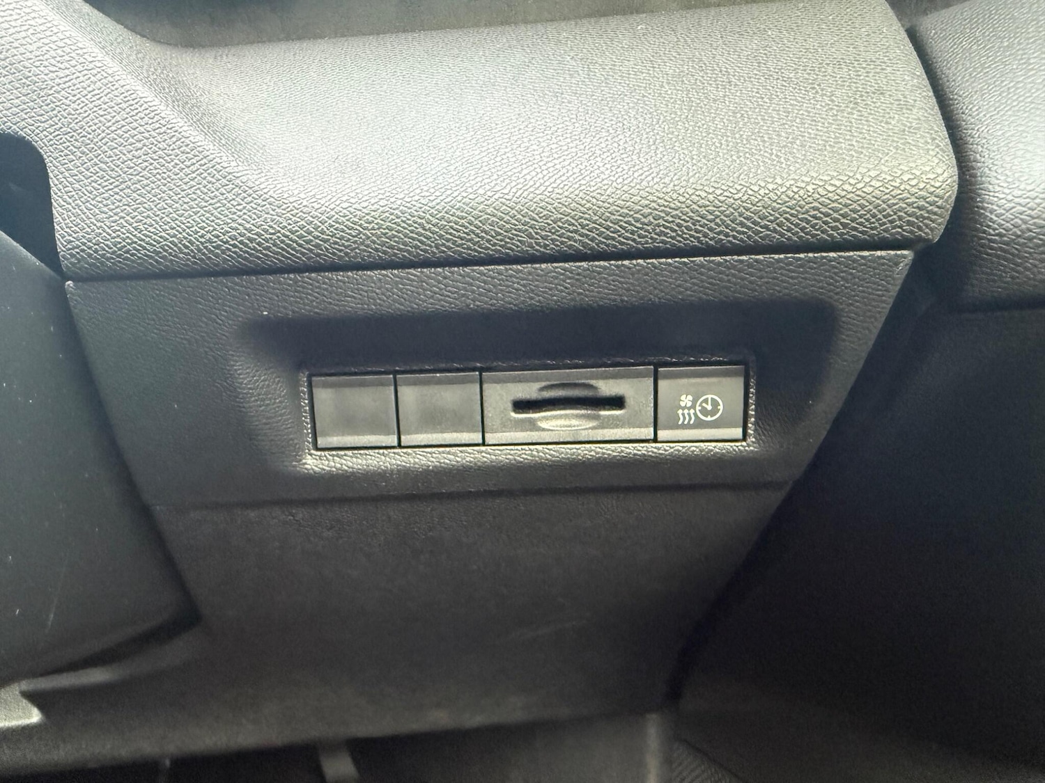 Used Peugeot E-308 2024 for sale - 77496049: Photo 13