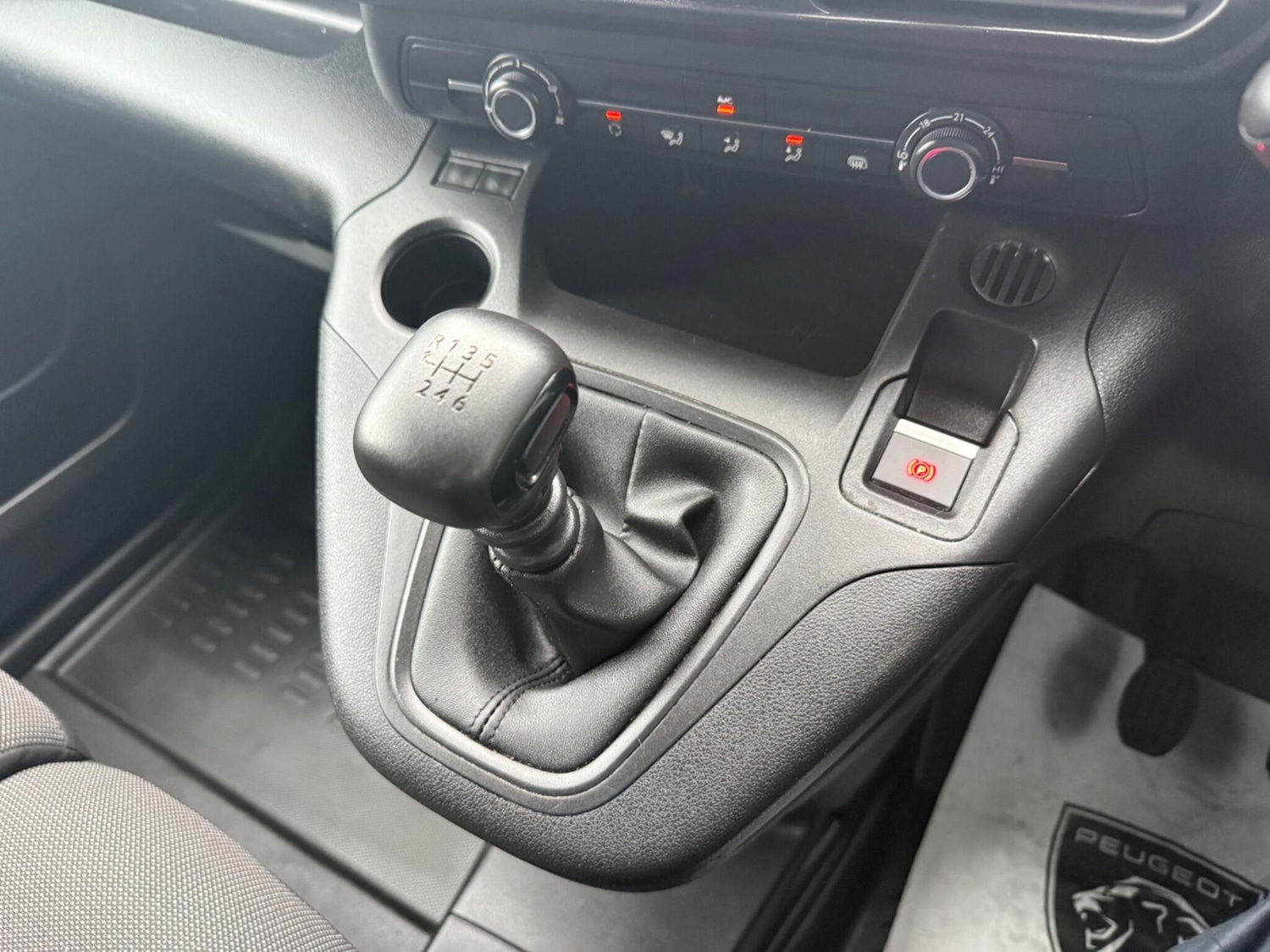 Used Peugeot Partner 2022 for sale - 77839056: Photo 15