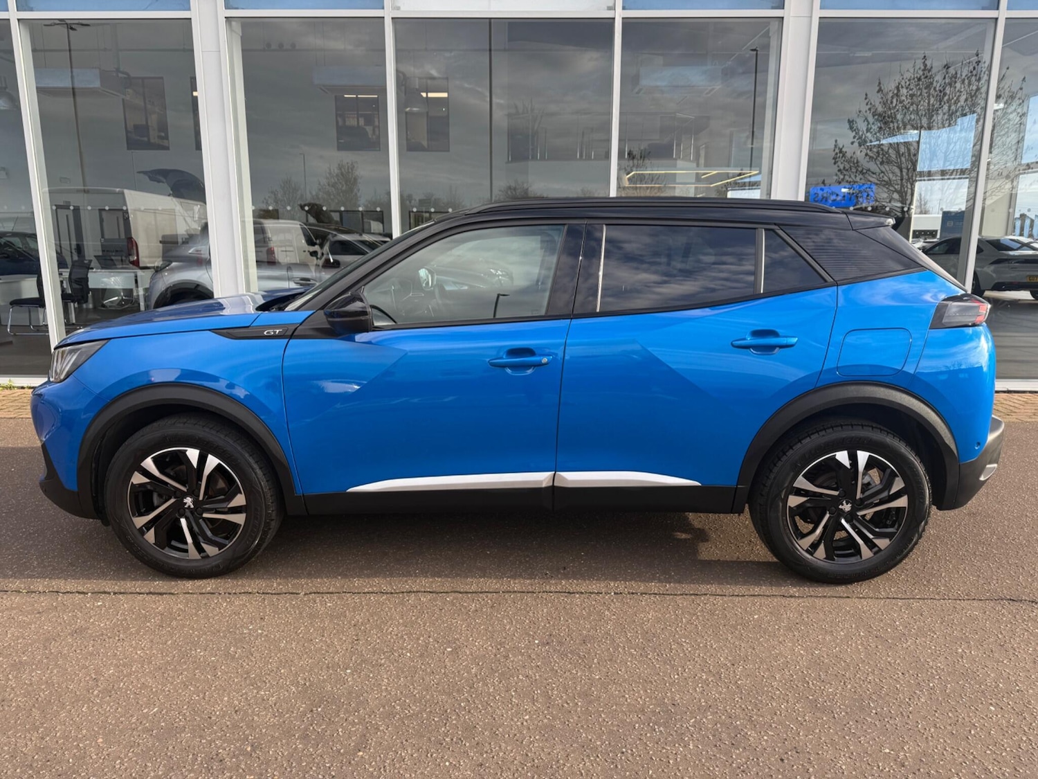 Used Peugeot 2008 2023 for sale - 77413192: Photo 2