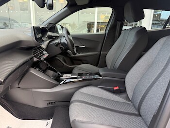 Used Peugeot 2008 2024 for sale - 77413193: Photo