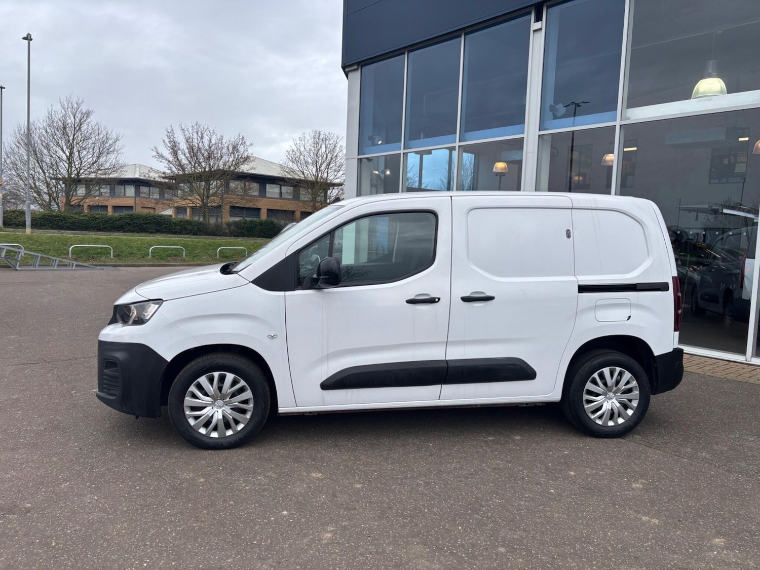 Used Peugeot Partner 2022 for sale - 77646923: Photo 2