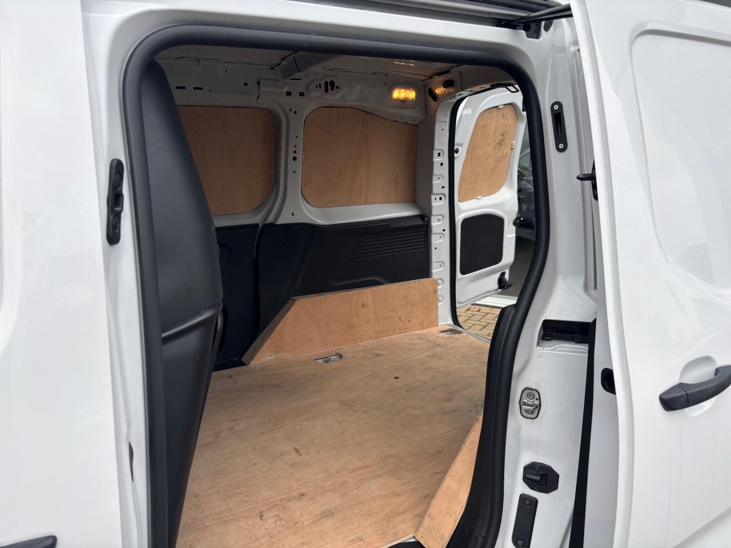 Used Peugeot Partner 2022 for sale - 77646923: Photo 28