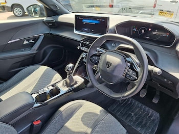 Used Peugeot 2008 2024 for sale - 79132943: Photo