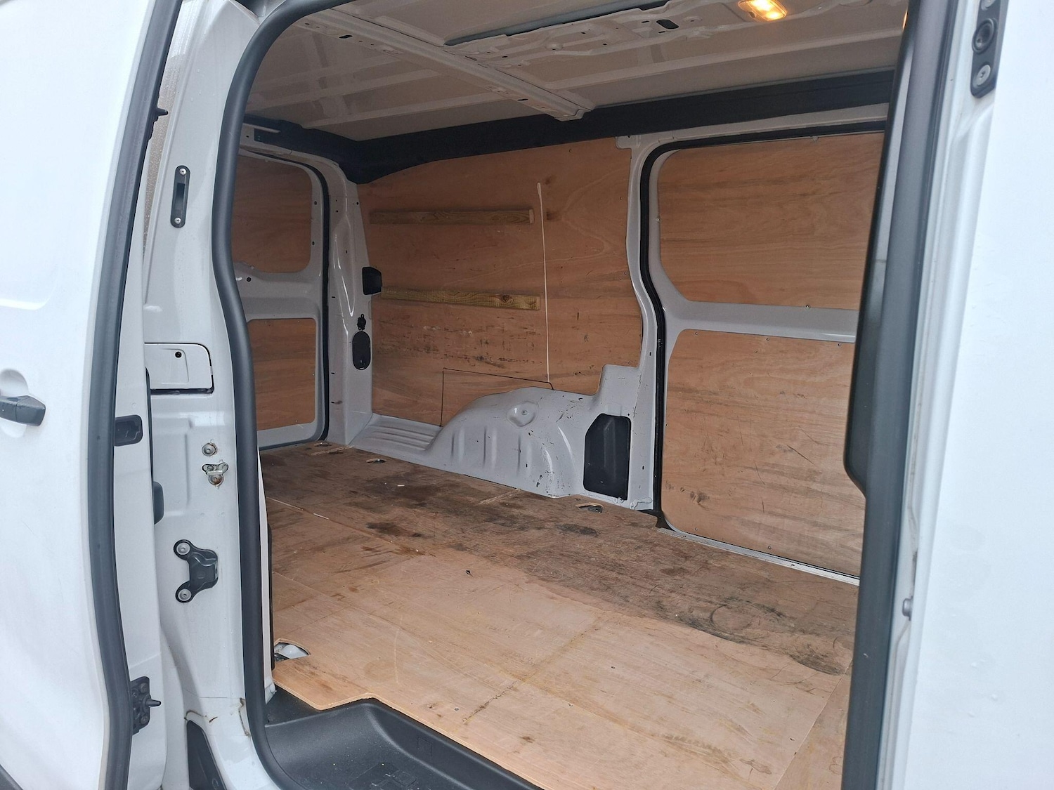 Used Peugeot Expert 2022 for sale - 77683218: Photo 32