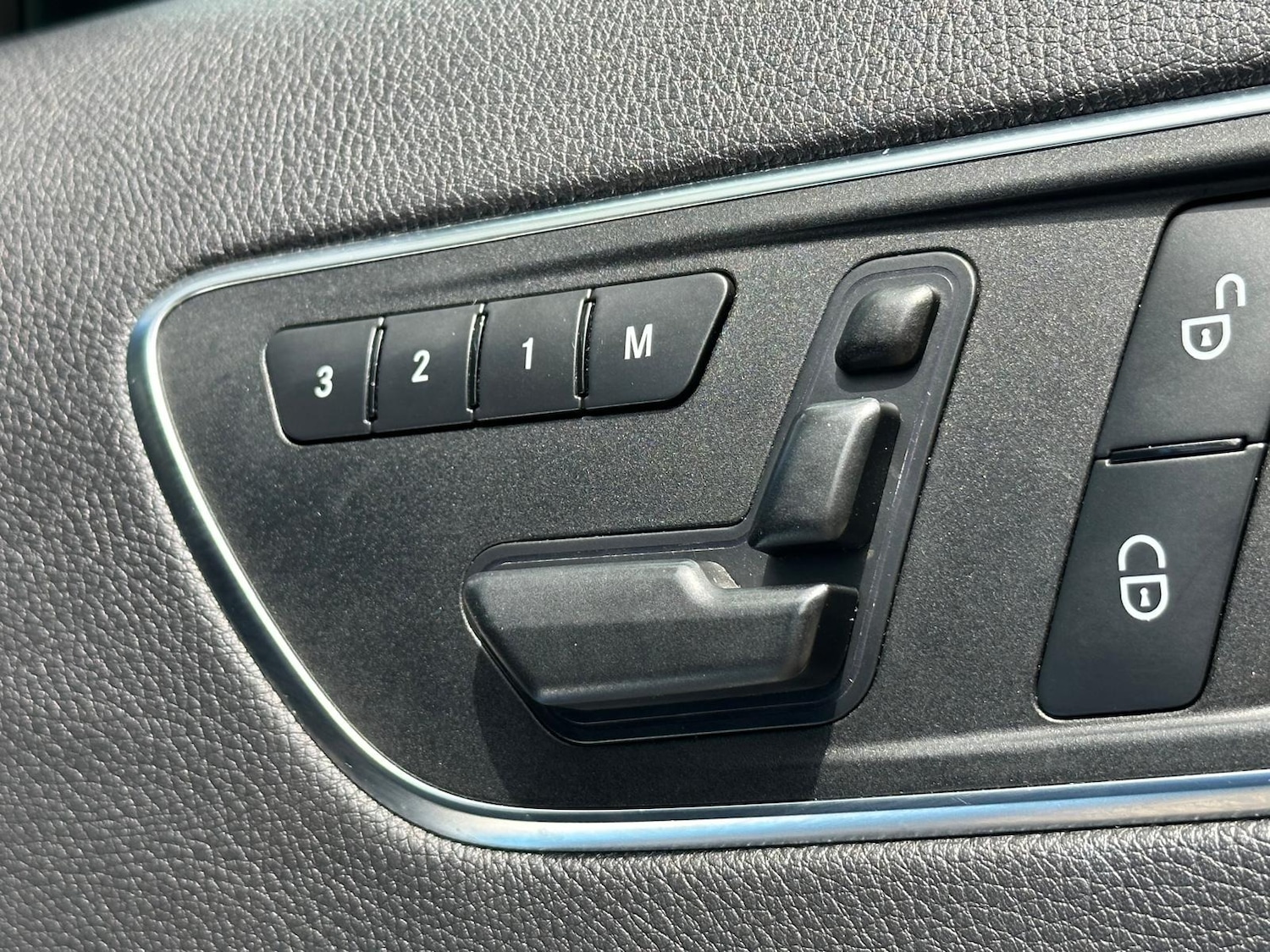 Used Mercedes-Benz A-Class 2013 for sale - 77127377: Photo 42