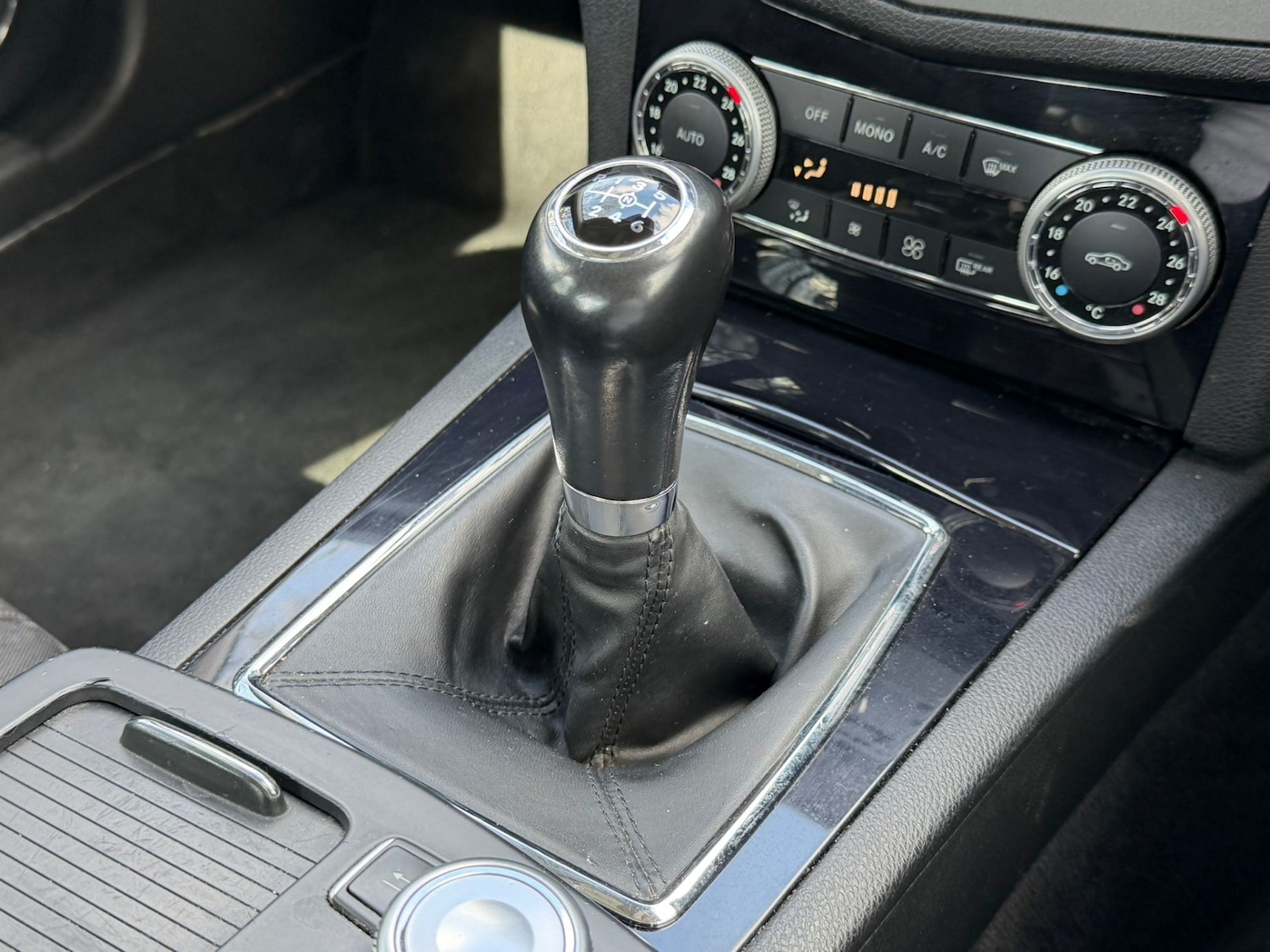 Used Mercedes-Benz C Class 2011 for sale - 77928033: Photo 42