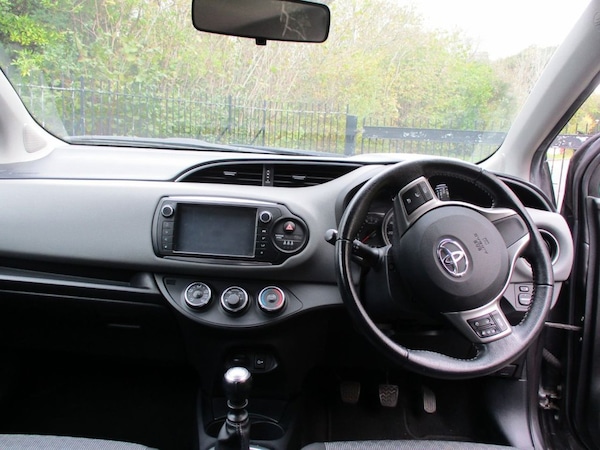 Used Toyota Yaris 2016 for sale - 76313081: Photo 6