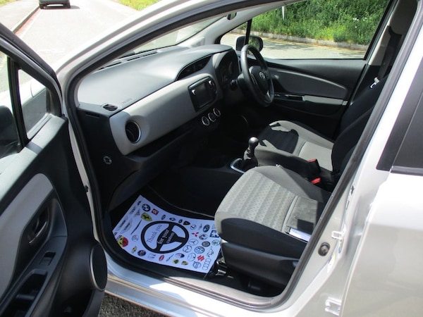 Used Toyota Yaris 2016 for sale - 74876928: Photo 10