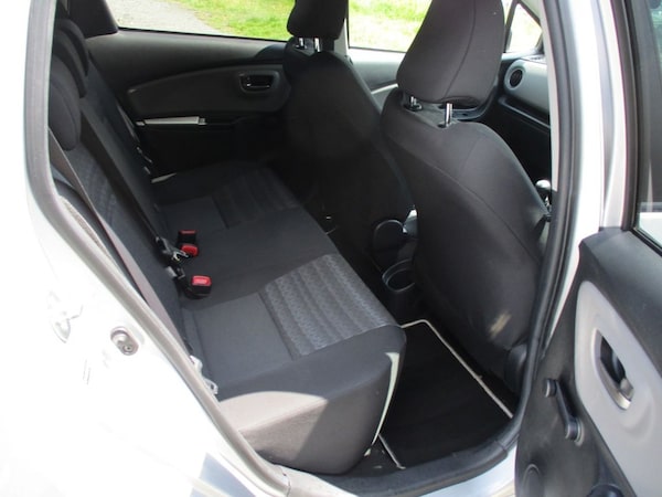 Used Toyota Yaris 2016 for sale - 74876928: Photo 12