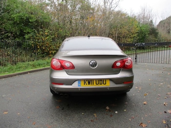 Used Volkswagen Passat 2011 for sale - 76582813: Photo