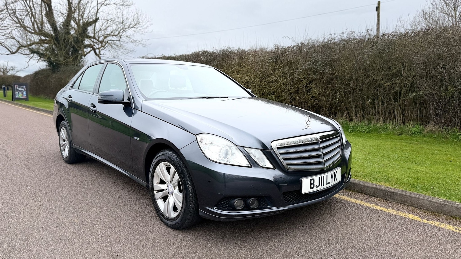 Used Mercedes-Benz E Class 2011 for sale - 77903150: Photo 1