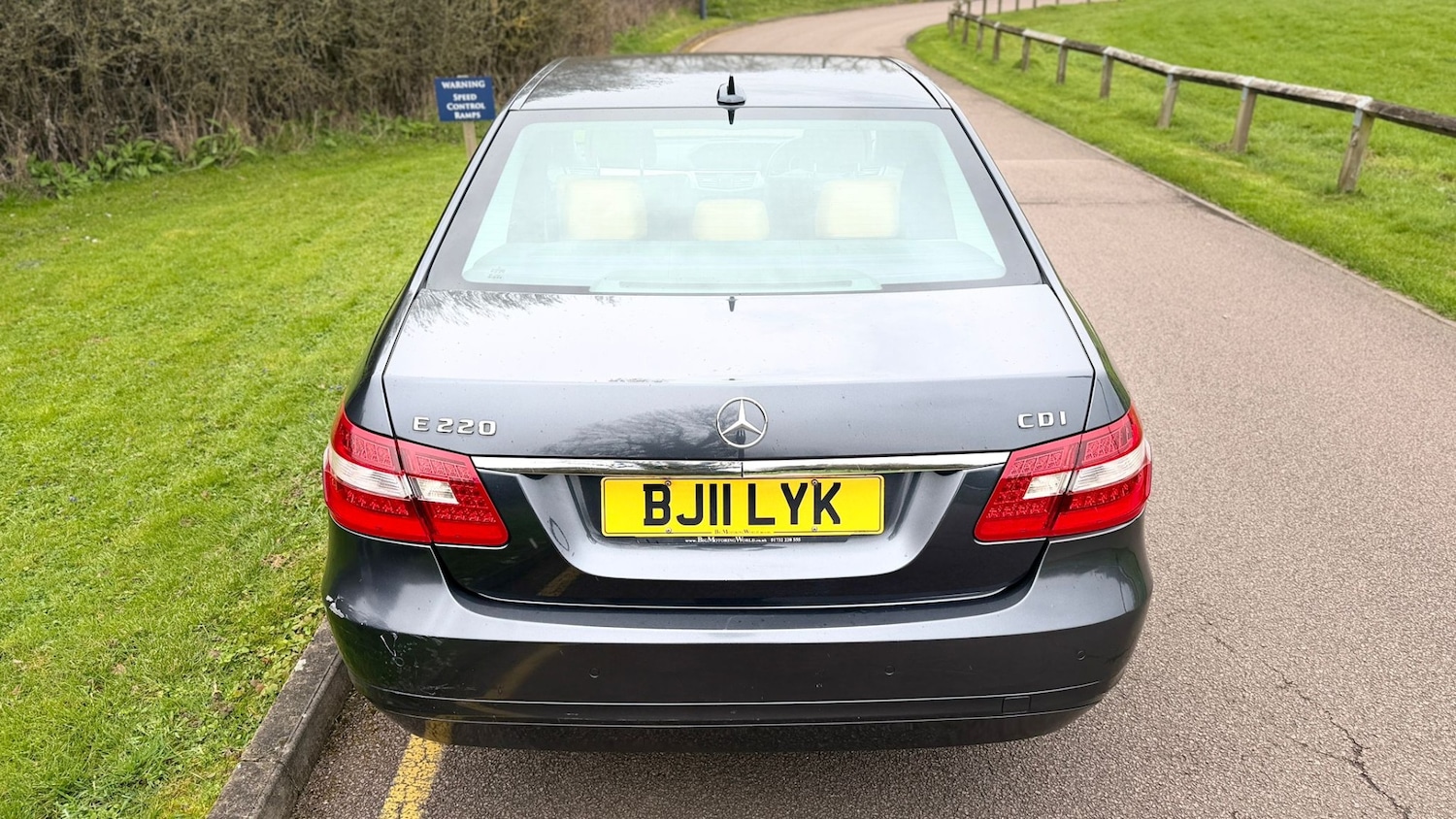 Used Mercedes-Benz E Class 2011 for sale - 77903150: Photo 10