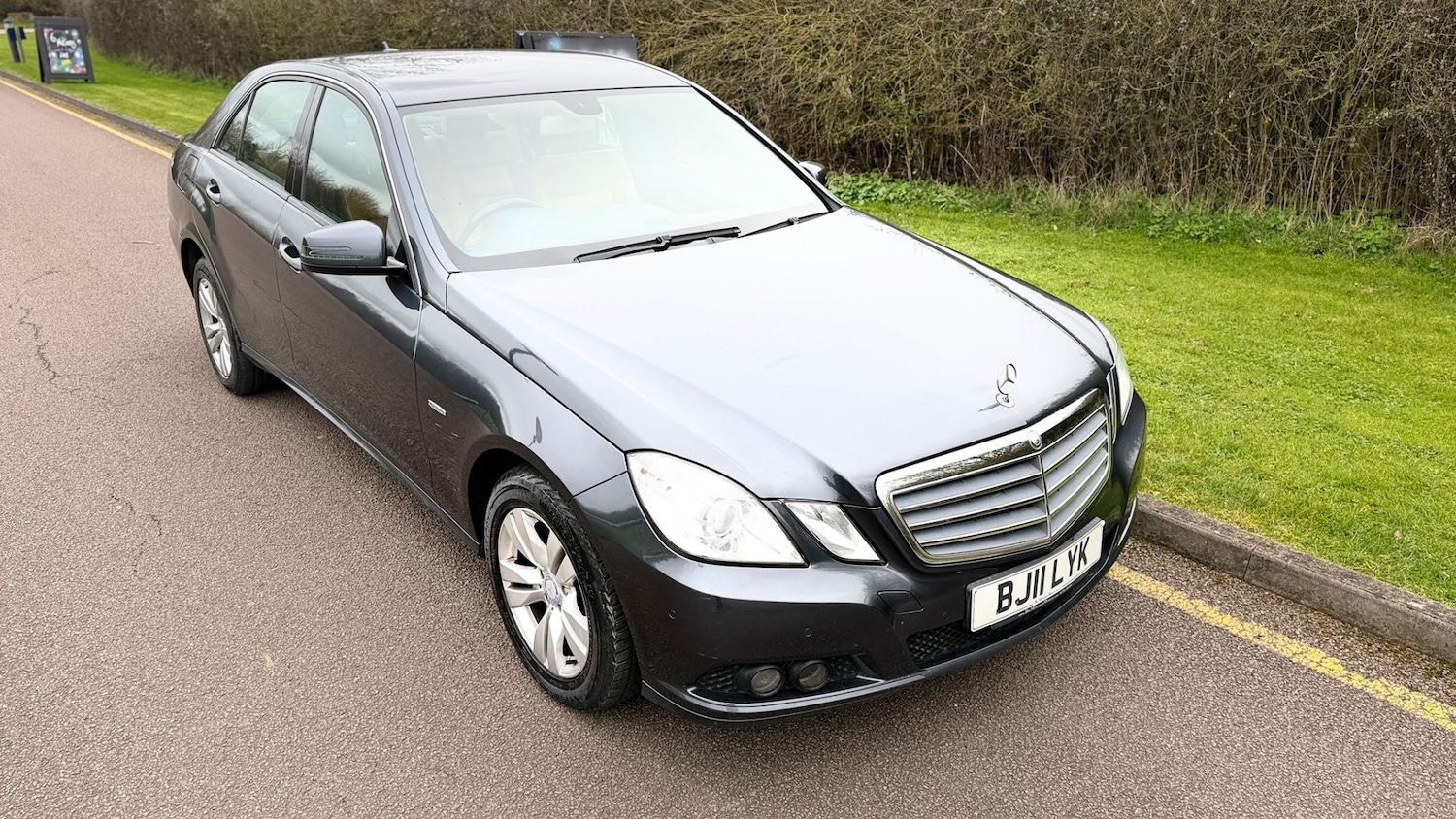 Used Mercedes-Benz E Class 2011 for sale - 77903150: Photo 11