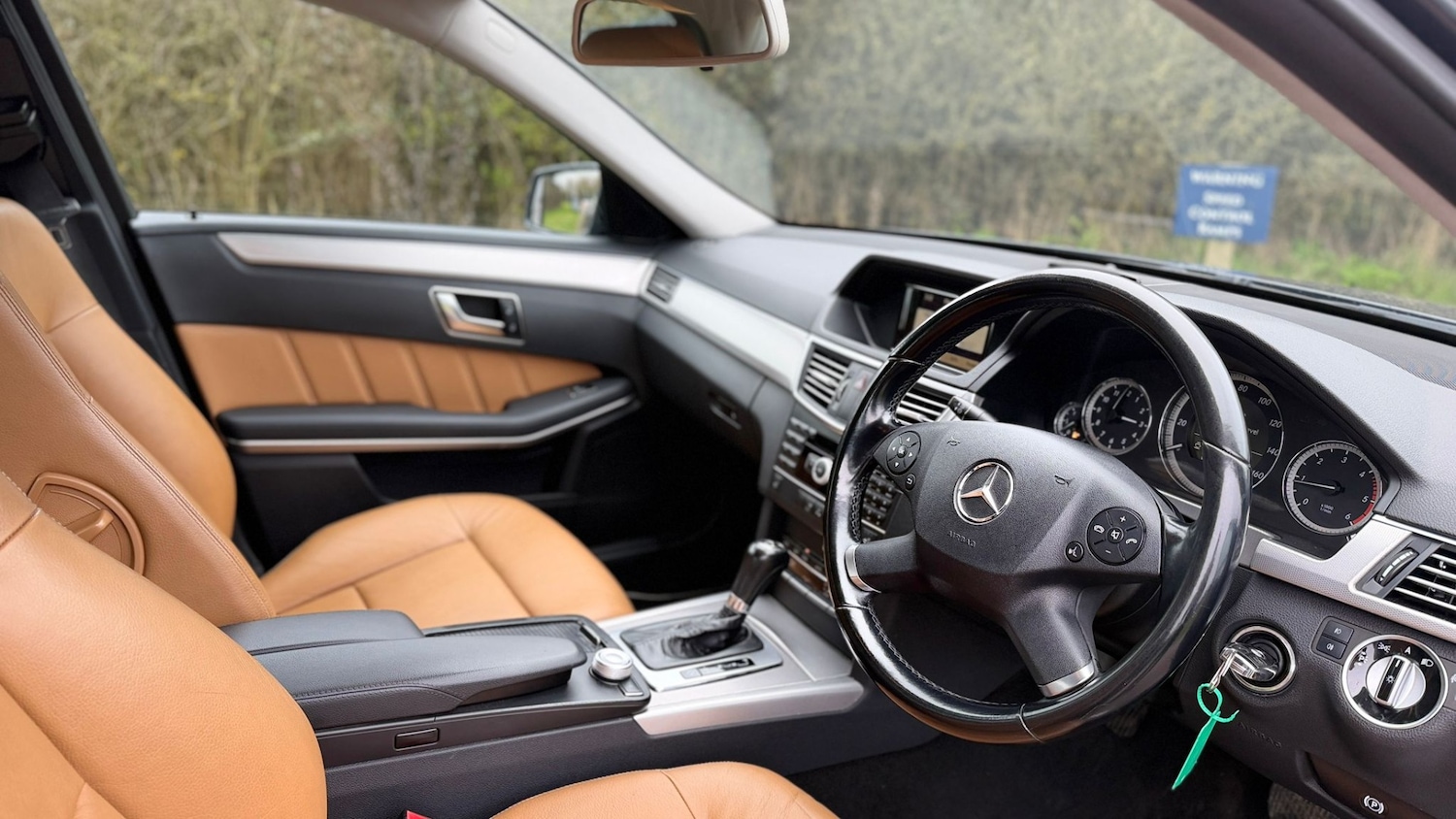 Used Mercedes-Benz E Class 2011 for sale - 77903150: Photo 17