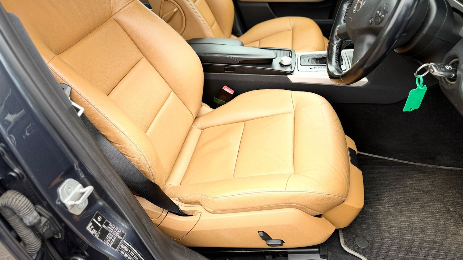 Used Mercedes-Benz E Class 2011 for sale - 77903150: Photo 19