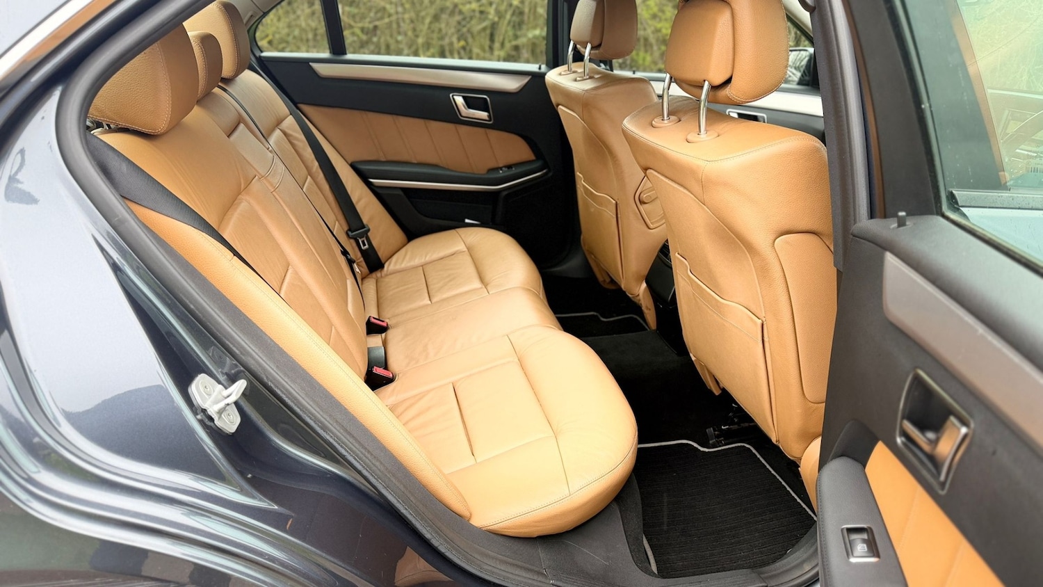 Used Mercedes-Benz E Class 2011 for sale - 77903150: Photo 21