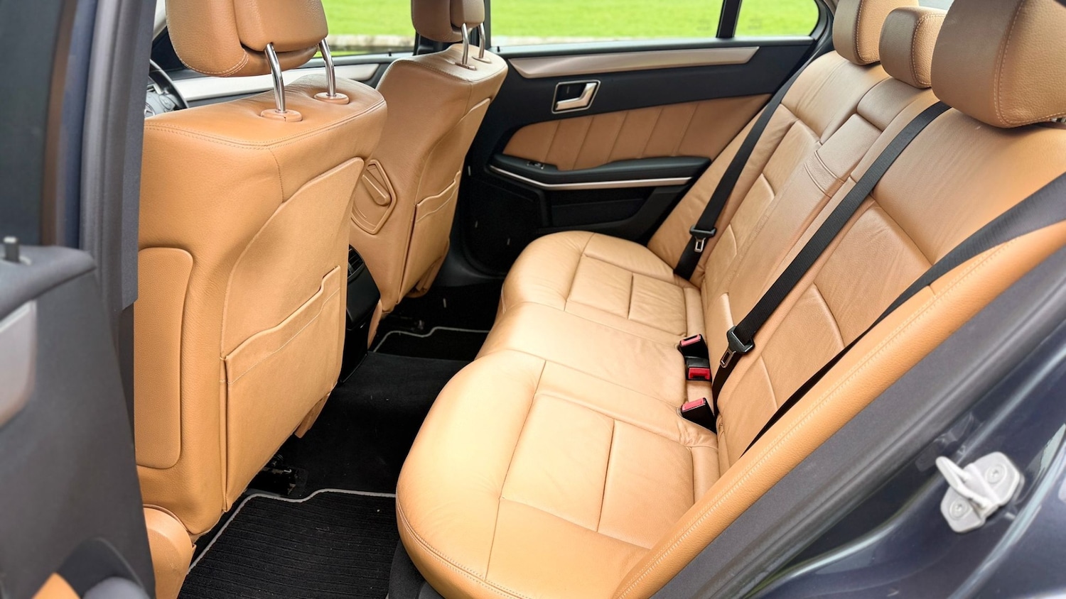 Used Mercedes-Benz E Class 2011 for sale - 77903150: Photo 22