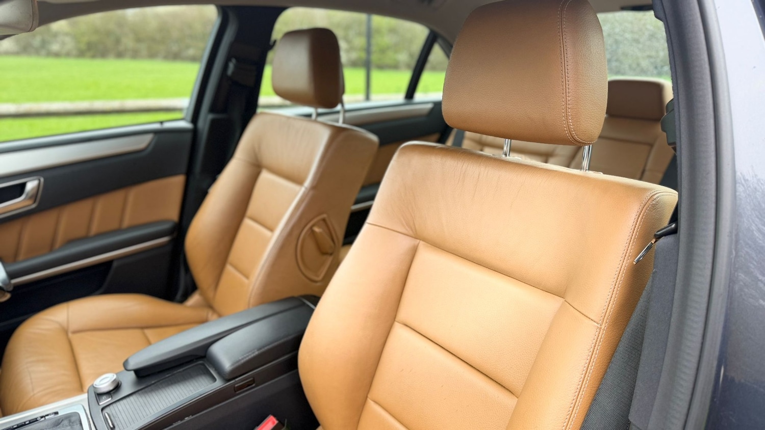 Used Mercedes-Benz E Class 2011 for sale - 77903150: Photo 24