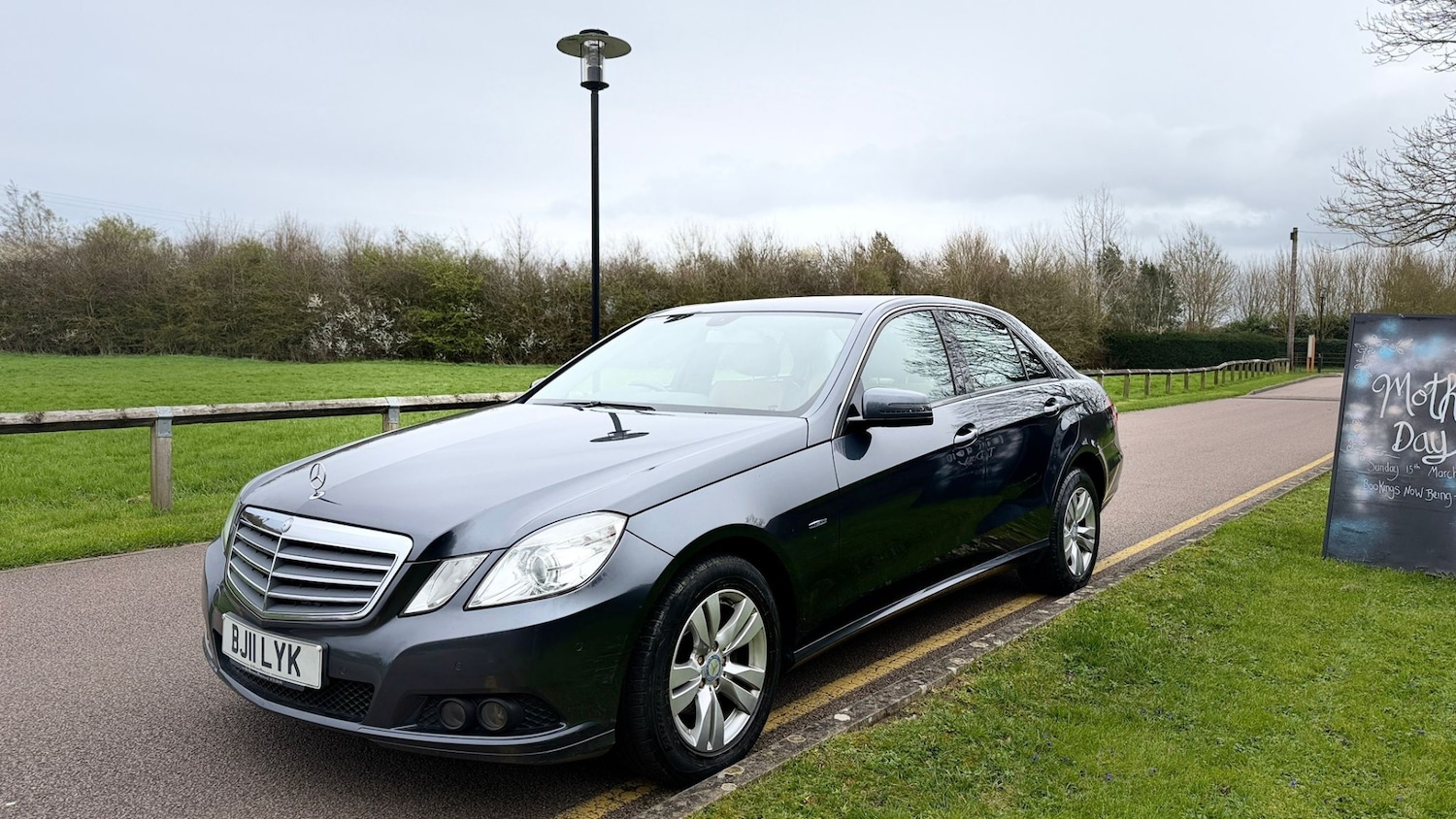 Used Mercedes-Benz E Class 2011 for sale - 77903150: Photo 4