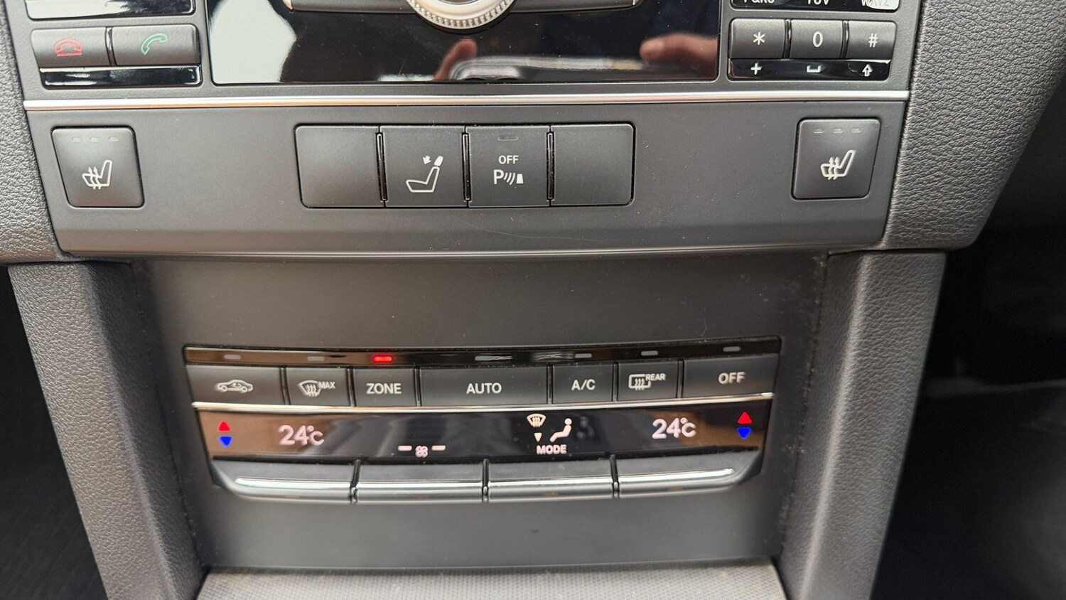 Used Mercedes-Benz E Class 2011 for sale - 77903150: Photo 40