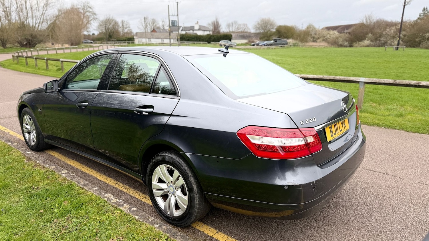 Used Mercedes-Benz E Class 2011 for sale - 77903150: Photo 7