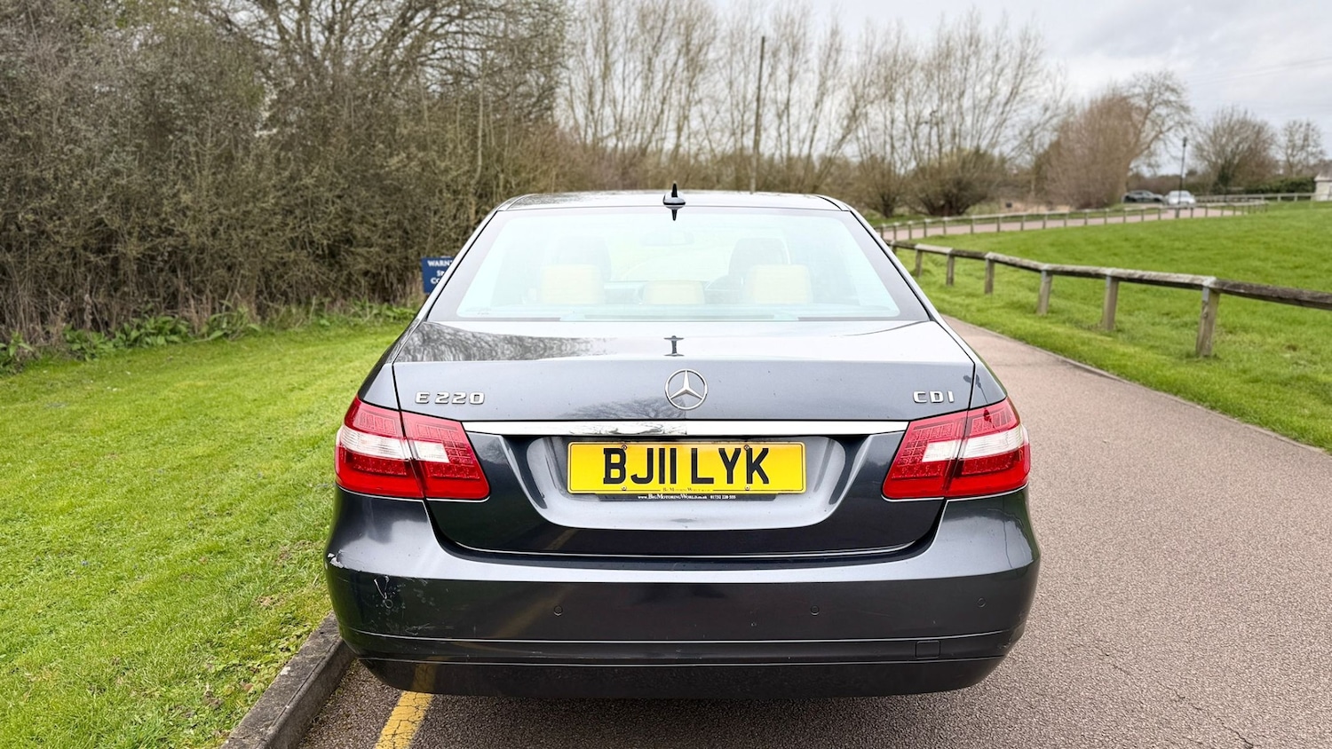 Used Mercedes-Benz E Class 2011 for sale - 77903150: Photo 9