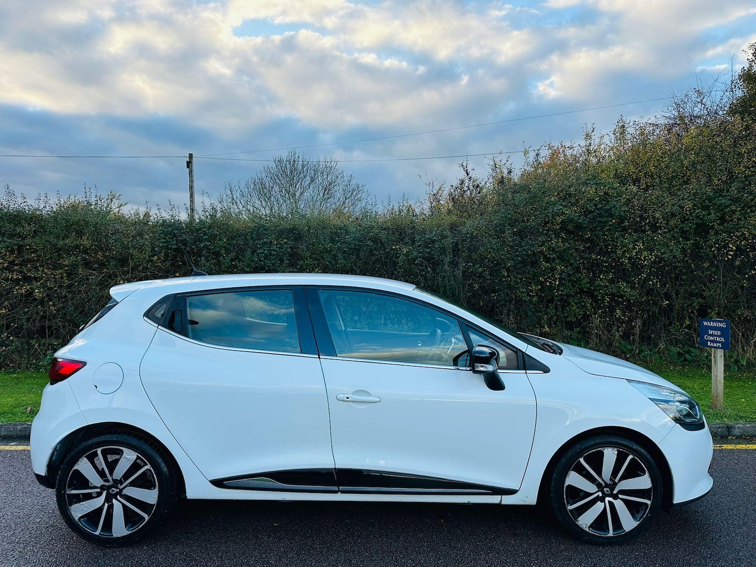 Used Renault Clio 2014 for sale - 76688512: Photo 14