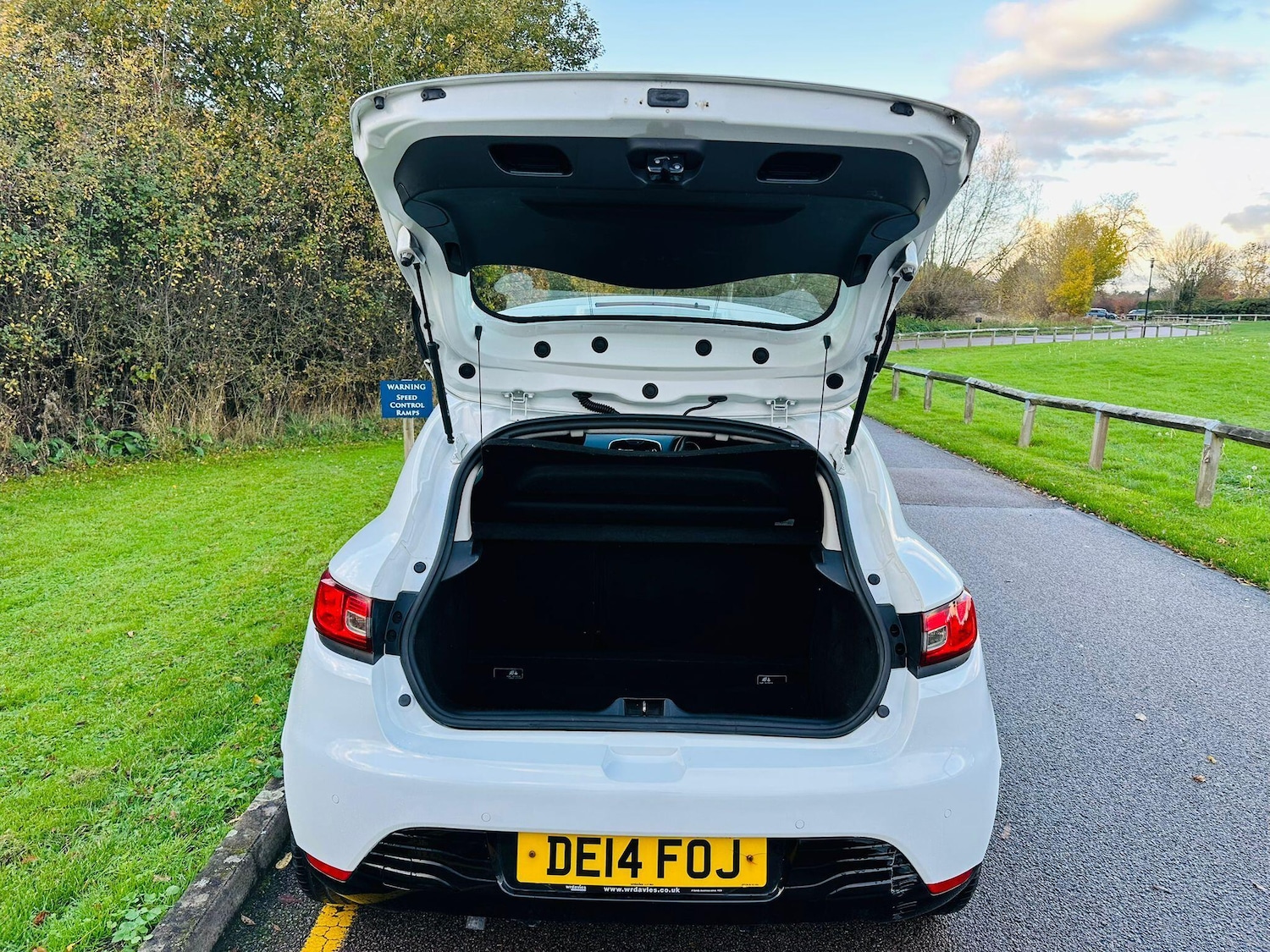 Used Renault Clio 2014 for sale - 76688512: Photo 18