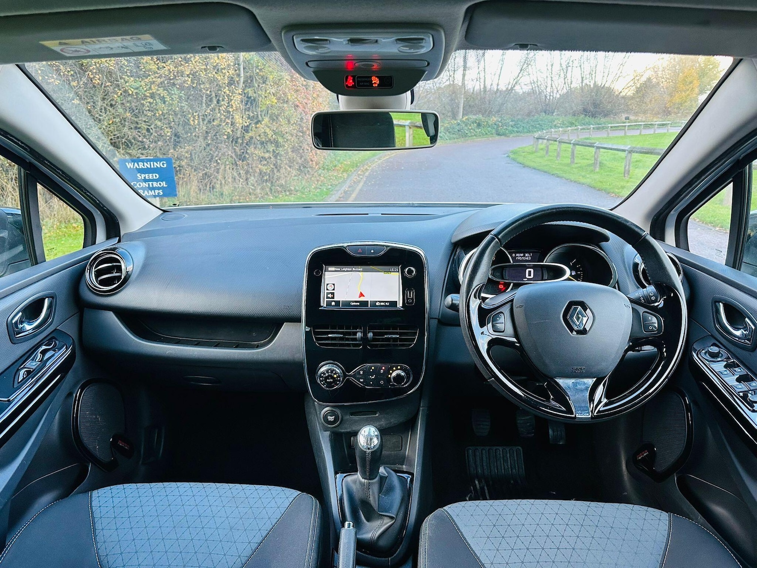 Used Renault Clio 2014 for sale - 76688512: Photo 2